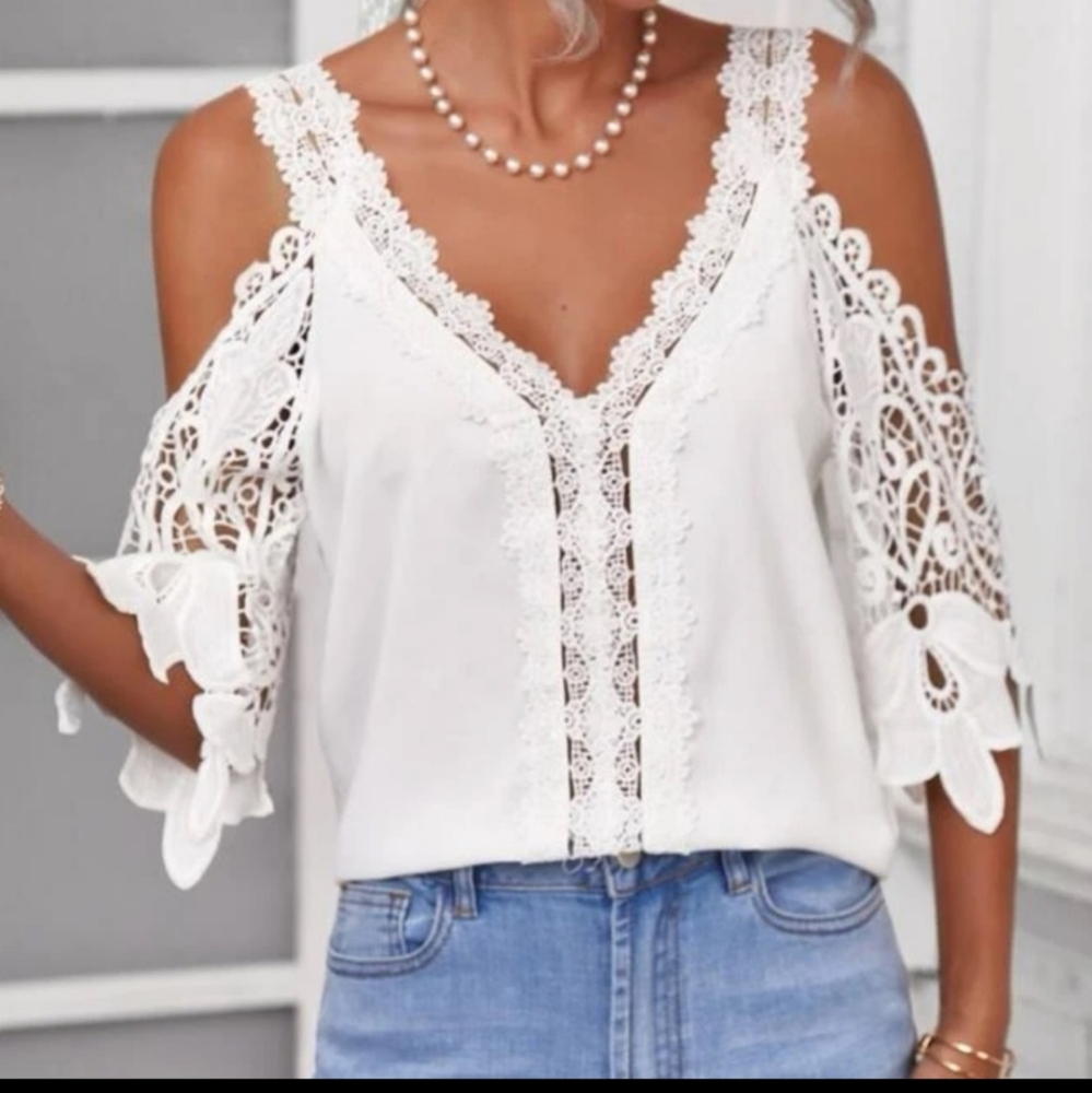 H.P.  WHITE LACE COLD SHOULDER BLOUSE